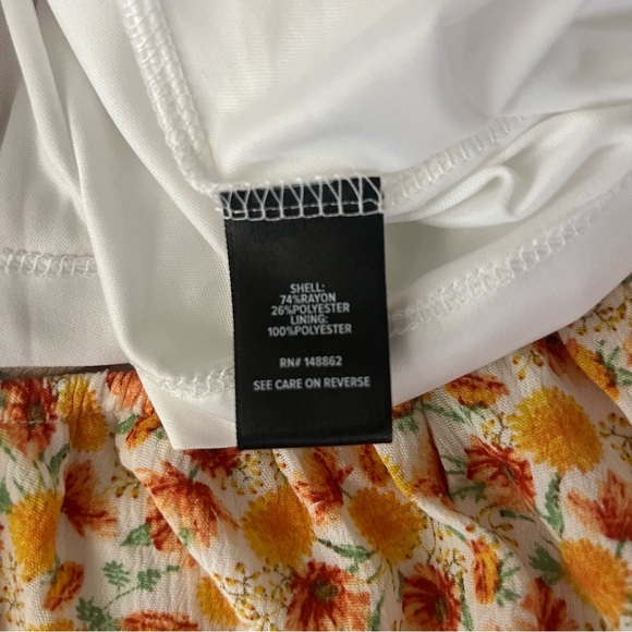 Torrid Floral Blouse in Yellow and Orange - Picture 6 of 6